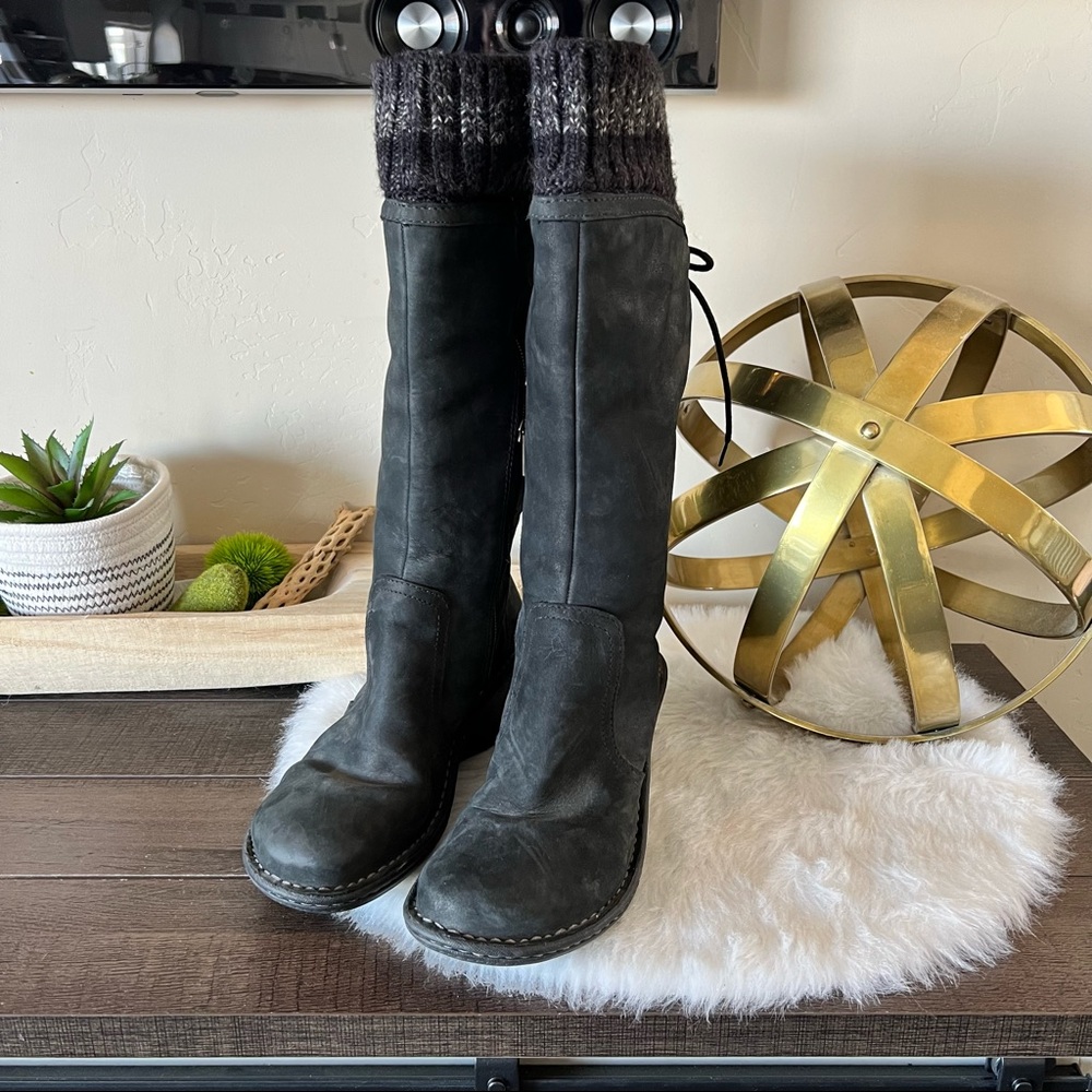 UGG SKYLAIR SUEDE KNIT LACE UP/ZIP UP WEDGE BOOTS